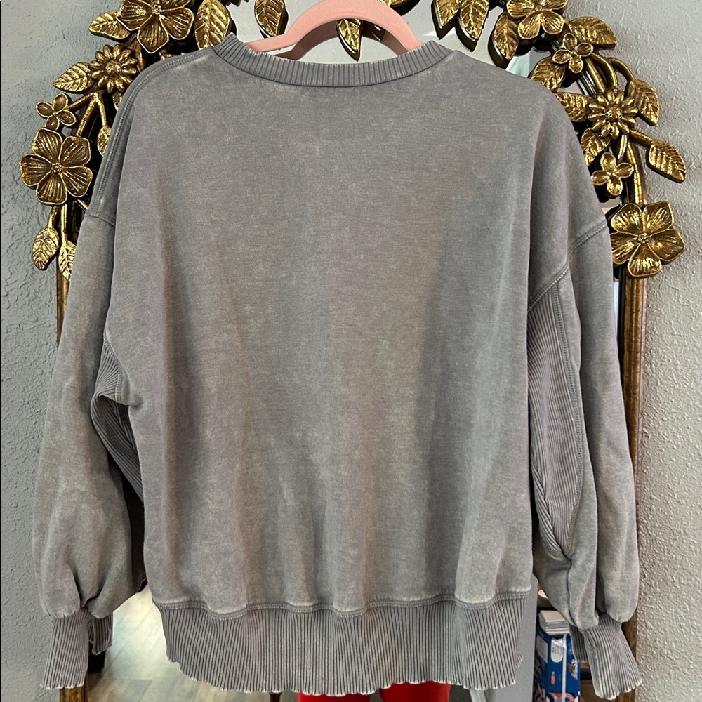 Zenana Grey Pullover Size Small - Picture 2 of 2